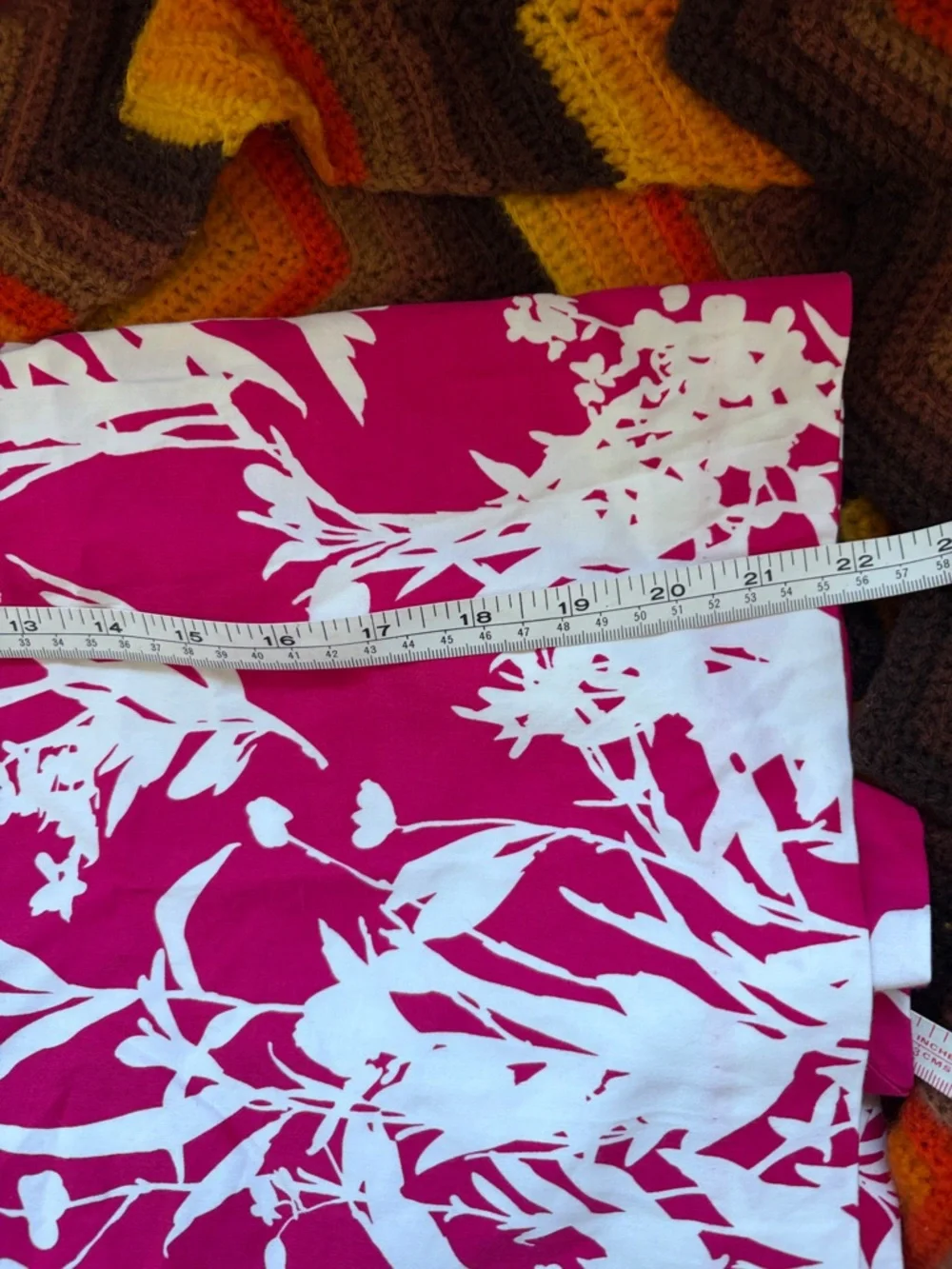 Van Heusen Pink Floral Pencil skirt, sz 8,